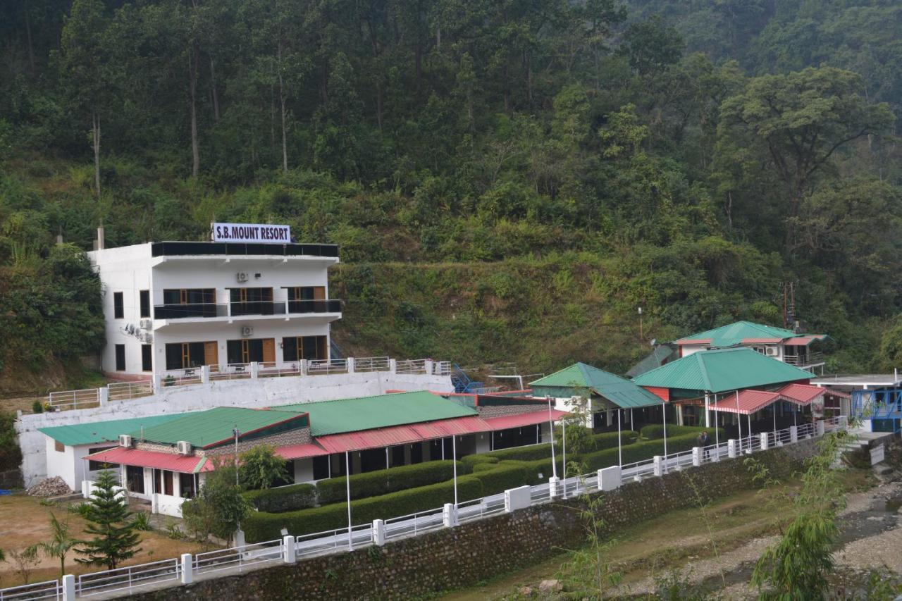 Sb Mount Resort Lansdowne Exterior foto